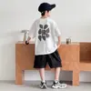Camiseta de Manga Corta para Niños, Nuevo Estilo de Verano, Estampado Floral Grande, Moderna y Genial, Corte Holgado, Top Versátil de Manga Corta para Niños