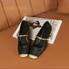 Novos Sapatos Mary Jane Leves Estilo Chinês Vintage Outono 2026 Sapatos Franceses Rasos de Salto Único Sapatos Mary Jane com Solado Macio para Mulheres