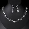Conjunto de Tres Piezas de Moda Invierno 2026 Estilo Coreano Lujo Ligero Collar, Aretes y Pulsera con Incrustaciones de Diamantes en Forma de Hoja y Flor Venta al por Mayor