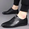 Zapatos de Cuero para Hombre 2026 Primavera y Otoño Zapatos Bajos para Hombre Estilo Nuevo Cuero Suave Slip-On Transpirables Suela Suave Zapatos Juveniles para Conducir