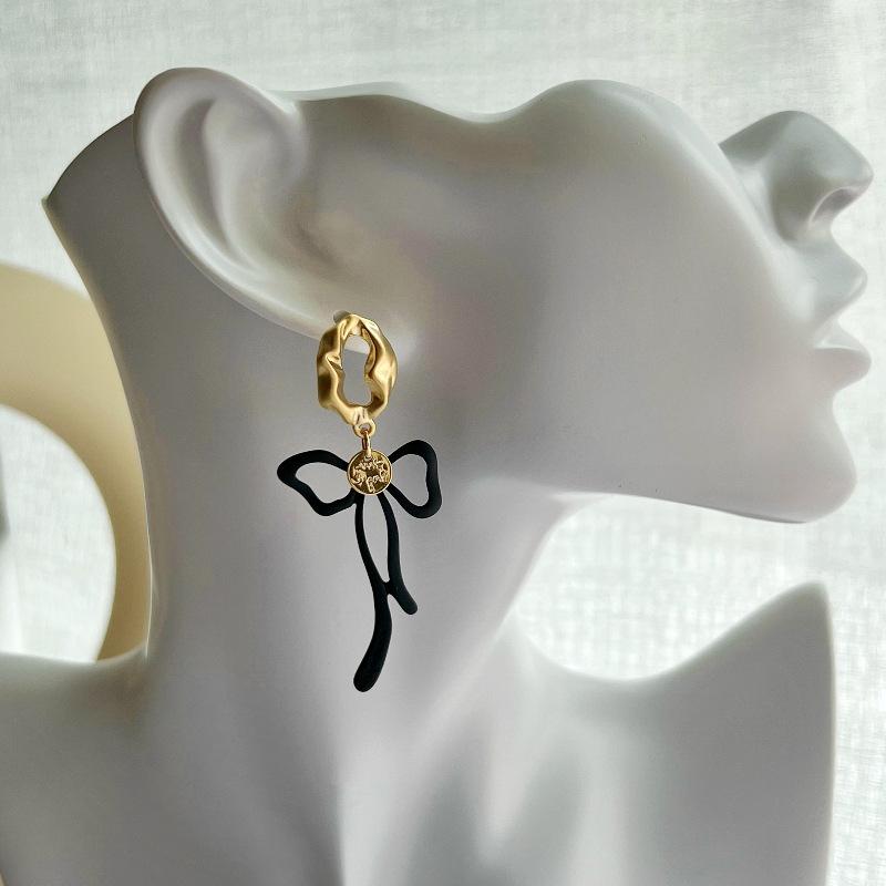 2210066 (1) 925银针黑色优雅蝴蝶结耳环欧美时尚