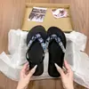 Chanclas para Uso en Exteriores, Nuevo Estilo de Moda, Versión Coreana Súper Popular, Sandalias de Verano, Faldas Impresionantes, Chanclas Estilo Hada con Pedrería