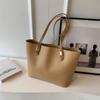 Bolsas Femininas de Luxo Outono e Inverno 2026 Nova Bolsa de Ombro Grande Capacidade Bolsa Tote Texturizada Estilosa Bolsa de Ombro Tendência