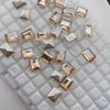 Nuevo Arte de Uñas Super Brillante Rectángulo Fondo Puntiagudo Diamante Irregular Cubo de Hielo Diamante Decoración de Uñas Brillante Joyería Pila de Diamantes Decoración Diamante K9