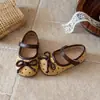 Zapatos planos estilo ballet para niñas, versión coreana, con lazo, para primavera y otoño 2026, nuevos mocasines de suela blanda, zapatos de piel