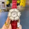 Wechat Business Dropshipping Comercio Exterior Transfronterizo Reloj de Cuarzo con Forma de Flor Pequeña y Incrustaciones de Diamante Correa de Cuero Genuino para Mujer Reloj de Tarjeta Daishi
