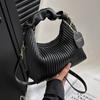 Bolso Nuevo para Mujer Primavera y Verano Color Sólido Terciopelo Simple Casual Diseño de Nicho Para Viajes al Trabajo Versátil Estilo Occidental Bolso Almohada