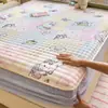 Juego de sábanas de terciopelo de leche engrosado con estampado de dibujos animados nuevo 2026, un juego de tres piezas para uso doméstico, que proporciona calidez para el invierno
