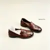 Zapatos de tacón grueso para mujer, zapatos pequeños de cuero, versátiles, de moda, elegantes, nuevos 2026, tacón grueso, estilo británico, temperamento de otoño, punta redonda