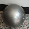 Pelota de yoga Connez a prueba de explosiones con clip en la parte posterior, pelota de paja esmerilada, pelota de gimnasia, pelota de fitness, pelota de pilates de 25 cm, venta al por mayor