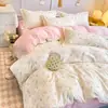 Juego Universal de Cuatro Piezas Floral Pequeño para Cuatro Estaciones Funda de Edredón de Algodón Puro Lavado Juego de Ropa de Cama de Tres Piezas Individual y Doble para Dormitorio de Estudiante