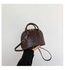 Bolso de mano con estampado de cocodrilo para mujer, nuevo bolso de diseño de nicho de alta gama de 2024, bolso de concha, bolso de mujer de moda para primavera y verano, bolso de mujer combinable.