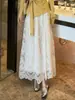 Conjunto de Roupa para Primavera Cedo para Mulheres: Conjunto Moderno de Duas Peças: Top Slim Irregular com Strass Estilo Desejo Puro + Saia de Renda