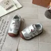Zapatillas de entrenamiento alemanas para niñas, zapatillas de primavera y otoño con estampado de leopardo para niños, zapatos casuales lindos de suela blanda para niños y niñas, zapatos versátiles de estilo coreano