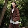 [Temporada de Renovação da Moda de Inverno] Jaqueta Curta de Pato Xadrez Versátil Retrô para Mulheres 26 Novo Estilo de Inverno Casaco Quente Solto