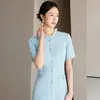 Vestido Feminino Elegante Profissional Azul Claro Slimming de Manga Curta com Gola Franzida para Verão, Uniforme de Trabalho para Salão de Beleza