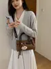2026 Nova Bolsa Boston de Camurça Retrô para Mulheres de Alto Padrão Nicho Versátil Ombro de Mão Moda Bolsa Transversal