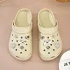 Zapatos con Agujeros para Mujer Verano Nuevo Estilo Ropa Exterior Suela Gruesa Resistentes al Desgaste Sandalias Exteriores EVA Playa Antideslizantes Pareja Pantuflas de Punta Cerrada