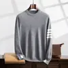 Suéter de Caxemira 2026 Outono e Inverno Novo Masculino Gola Redonda Blocos de Cor Suéter Básico Casual de Negócios Caimento Solto Suéter de Quatro Listras