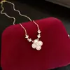 Colar Pingente Trevo Banhado a Ouro Real com Zircônia Moda Ins Corrente Simples para Clavícula Luxo Acessível Colar de Alta Qualidade para Mulheres