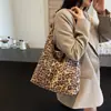 Bolso de Leopardo Súper Caliente para Suegra Bolso Tote de Moda de Gran Capacidad Nuevo Bolso de Hombro de Moda Otoño e Invierno 2025 para Mujer