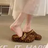 Zapatos de exterior para mujer estilo Birkenstock de suela gruesa retro, nuevo modelo 2026, estilo páramo, color versátil marrón café, sandalias de mujer con hebilla