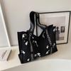 Bolsa de lona com estampa de letras grandes para mulher gentil da Tailândia 2023 Nova bolsa tote casual portátil de ombro