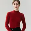 Suéter 100% cashmere puro para mulheres, com gola alta discreta, corte ajustado e design em tricô, perfeito como uma camada base quente para o outono e inverno.