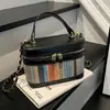 2026 Verão Nova Moda Alta Qualidade Textura Bloqueio de Cores Tecido Tendência Patchwork Versátil Ombro Único Transversal Bolsa de Mão Caixa