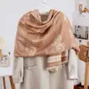 Novo xale jacquard de outono e inverno para mulheres, cachecol quente, estiloso e elegante, adequado para ar condicionado do escritório, um presente para a mãe