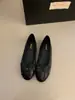 Primeiro Encontro: Sapatos Mary Jane Ji Wanwan com Laço e Bico Baixo para Mulheres, Novos Flats Slip-On para o Trabalho 2026