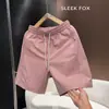 Tendencia de Moda para Hombre 2026 Pantalones Casuales de Cinco Puntos Verano Delgados Color Caramelo Cintura Elástica Pantalones Cortos con Forma de Corazón Modernos