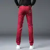 Outono/Inverno 2026 Marca Tendência de Luxo Leve Calça Jeans Longa Versátil Masculina Bordada Stretch Slim Fit Perna Reta Pequena