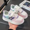Tenis de caña baja para niñas, zapatos casuales para niños, nuevo modelo otoño 2026, zapatillas deportivas para estudiantes, zapatos deportivos ligeros de suela suave para niños