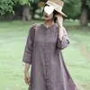 Camisa bordada de algodão e linho, nova coleção de verão feminina, modelagem solta, comprimento médio, camisa casual, versátil, confortável, respirável e leve para usar como sobreposição.