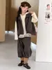Conjunto de Niña 2026 Nuevo Primavera y Otoño Chaleco Vintage con Sudadera de Encaje y Pantalones de Pierna Ancha Hermoso Conjunto de Tres Piezas