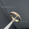 Versão de Luxo Anel de Diamante Completo com Diamante Único, Anel Banhado a Ouro 18K, Anel de Moda Personalizado de Luxo Leve de Nicho, Anel de Casal de Boa Sorte