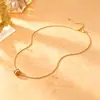 Collar cadena clavícula con colgante forma de cintura de zirconia roja, lujo ligero, alta gama, exquisito, elegante, conjunto versátil de aretes y collar para mujer