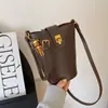 Bolsa Versátil Simples de Celebridade da Internet de Alto Padrão 2026 Nova Outono e Inverno Casual Retrô Fosca de Ombro Único Estilo Balde para Mulheres