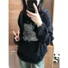 Camiseta de Manga Larga con Estampado de Gatitos Estilo Americano para Mujer Principios de Otoño Holgada Estilo Universitario Capa Base Blanca Nuevo Top 2026 ins