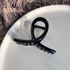 Primavera y Verano Clip de Agarre Postizos Combinan con Todo Cabello Curry Clip Disco para el Cabello Parte Trasera de la Cabeza Clip de Tiburón Accesorios para el Cabello Resina Mediano Mujeres