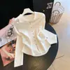 Suéter de Manga Longa com Gola Polo Outono/Inverno 2026, Tricô Estiloso com Ajuste na Cintura e Design de Botões, Adequado para Usar em Camadas ou Sozinho