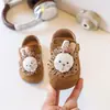 Sapatinhos de Couro Casuais Versáteis para Meninos e Meninas, Sapatos Birkenstock Infantis Versão Coreana de Desenho Animado Leão Coelho Outono, Dupla Utilização