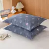 Fundas de Almohada Impermeables Cepilladas de Color Sólido Transfronterizas para Comercio Exterior, un Par para Uso en Hotel y Posada, Adecuadas para Todas las Estaciones, Funda de Almohada Individual