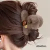 Presilhas de cabelo de pelúcia para outono e inverno para mulheres, acessórios de cabelo de luxo leve e de alta qualidade, presilhas elegantes para penteados presos, presilhas tipo tubarão estilo coreano para a parte de trás da cabeça