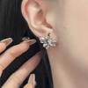Pendientes de piedra lunar con diseño de nicho, estilo flor, personalidad irregular francesa, estilo avanzado francés