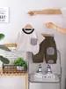 Conjunto de Verão Xadrez com Bolso para Meninos, Roupa Esportiva de Verão para Bebês e Crianças, Conjunto Elegante de Manga Curta para Bebês de 3-4 Anos