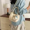 Bolsa Tote Feminina Fofa com Pingente de Urso, Bolsa de Ombro Mão em Couro PU Branco Cremoso com Textura de Lichia