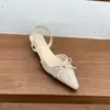 Sandálias Fechadas de Salto Baixo Cor Damasco com Laço Estilo Chanel para Mulheres, Novo Estilo Primavera/Verão 2026, Adequadas para Combinar com Vestidos, Sapatilhas Bico Fino