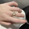 Mismo Estilo que en Xiaohongshu, Anillo Verde Claro Estilo Retro, Sencillo y Elegante, Lujo Ligero, Diseño Único, Sensación de Alta Gama